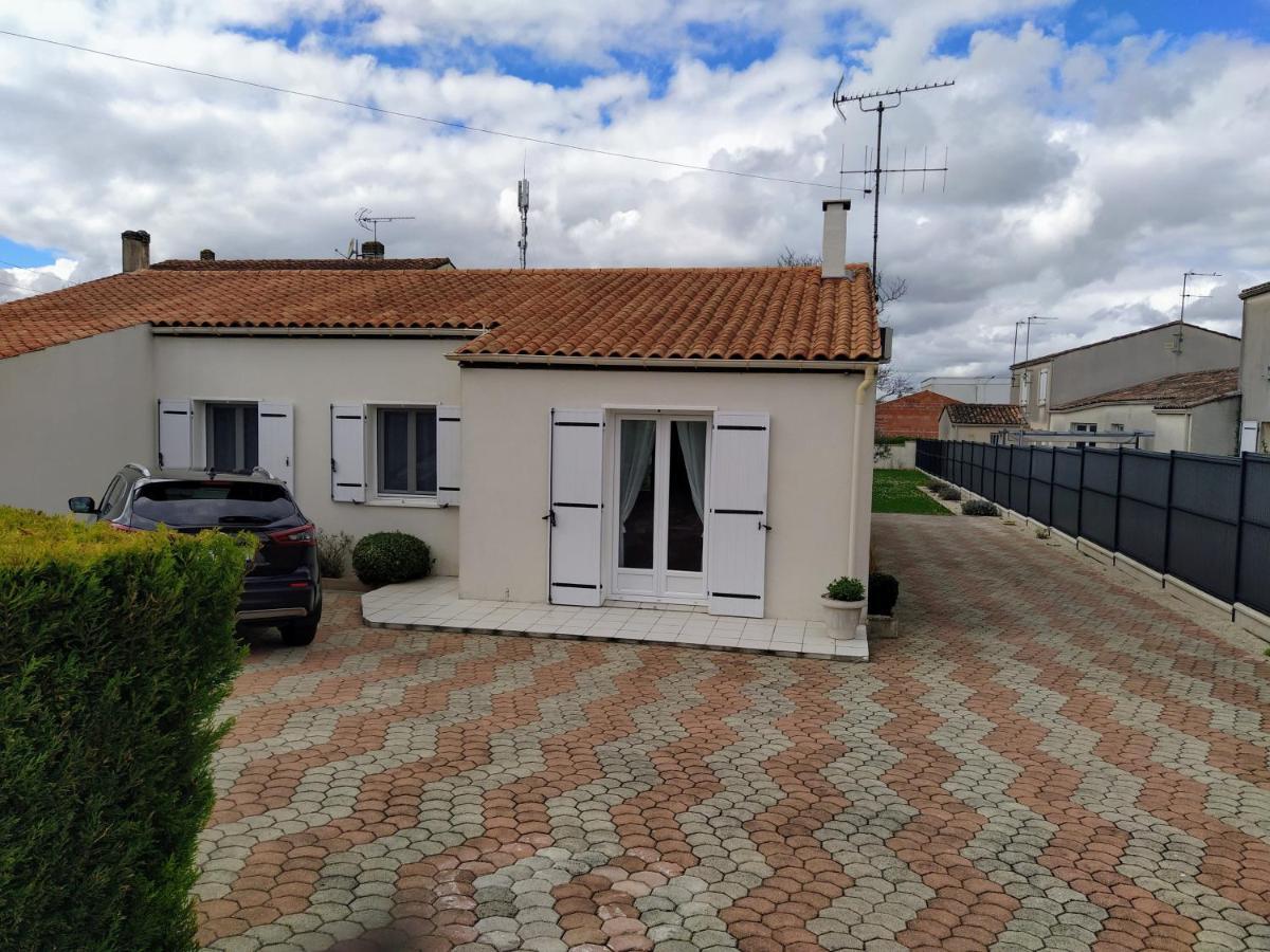 Maison Plain Pied Avec Jardin, Terrasse Et Veranda Cognac Kültér fotó